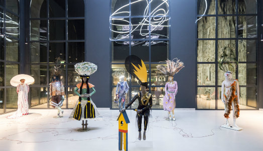 Il contemporaneo, tra moda e rituale. Al Museo del Novecento di Milano, torna Furla Series