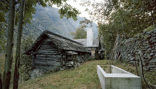“Casa d’estate”: la struttura abbandonata riportata in vita dagli architetti Buchner e Bründler