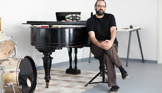 Indagando la natura della musica. Ari Benjamin Meyers protagonista a Sonic Somatic di Firenze