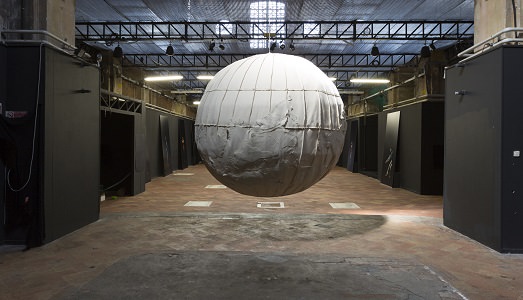 “Los Otros” si incontrano a Brera. Elizabeth Aro porta in scene geografie del mondo e del cuore, partendo da sud “Los Otros” si incontrano a Brera. Elizabeth Aro porta in scene geografie del mondo e del cuore, partendo da sud