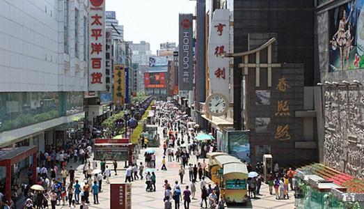 Arriva una nuova fiera ad est