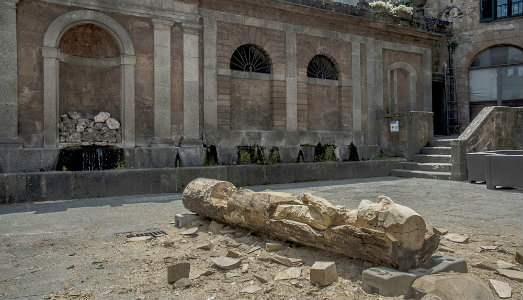Tronchi d’albero e mani di chirurgo. L’arte contemporanea racconta le storie di Acquapendente