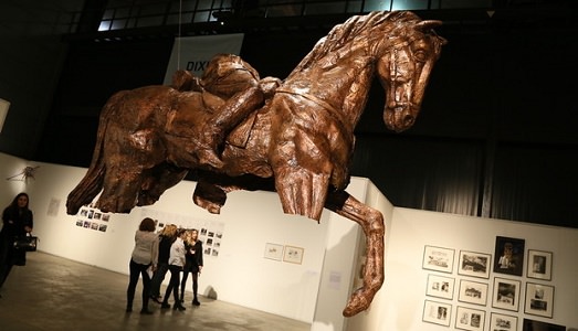 ArteBA si conferma una fiera sempre più internazionale. La 24esima edizione si chiude con 80mila visitatori e un record di acquisizioni da parte di istituzioni e musei ArteBA si conferma una fiera sempre più internazionale. La 24esima edizione si chiude con 80mila visitatori e un record di acquisizioni da parte di istituzioni e musei