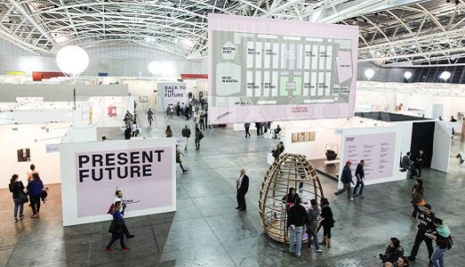 Artissima, si cambia. Dopo l’era Sarah Cosulich Fondazione Torino Musei lancia il nuovo bando triennale per il futuro direttore della fiera | Artissima, si cambia. Dopo l’era Sarah Cosulich Fondazione Torino Musei lancia il nuovo bando triennale per il futuro direttore della fiera |