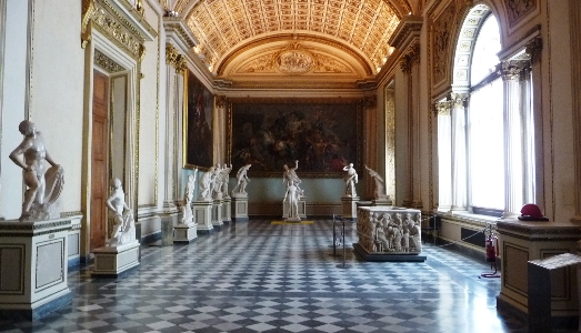 Il MIBAC si impegna per 3600 nuove assunzioni nel triennio. A breve bando per 1500 Il MIBAC si impegna per 3600 nuove assunzioni nel triennio. A breve bando per 1500