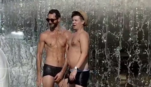 Nudi nella fontana del Vittoriano. Due turisti beccati della telecamere ma non dalla polizia