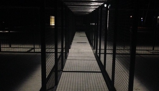 Miroslaw Balka: all’Hangar Bicocca di Milano la prima retrospettiva dell’artista polacco in Italia. Che lascerà il segno