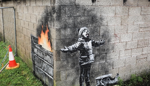 Season’s Greetings di Banksy sarà trasferita in un museo a Port Talbot per i prossimi tre anni
