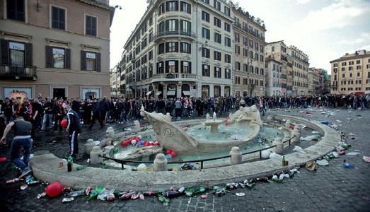 Impuniti e vincenti. I tifosi del Feyenoord la passeranno liscia: sparite le prove filmate che inchiodano i colpevoli