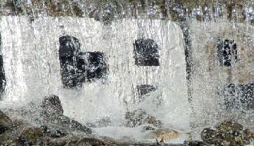 Acqua “Pubblicaprivata”, e site specific. Stefano Boccalini torna in alta quota per un ready made, in occasione della nuova edizione di “That’s Valley” Acqua “Pubblicaprivata”, e site specific. Stefano Boccalini torna in alta quota per un ready made, in occasione della nuova edizione di “That’s Valley”