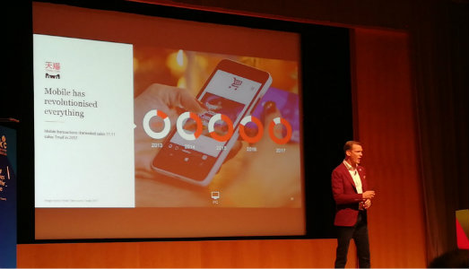 BODW/2. Alla scoperta dell’Asia creativa, dove gli ologrammi escono dalla pareti e le scarpe si avvolgono