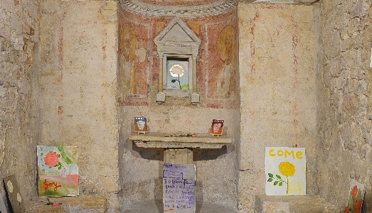 Gli Alfabeti di Boetti, Kosuth e Weiner, in una mostra diffusa lungo la via Flaminia