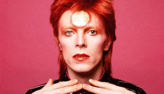 David Bowie fotografato da Masayoshi Sukita David Bowie fotografato da Masayoshi Sukita