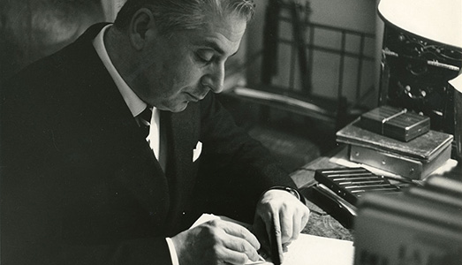 READING ROOM READING ROOM