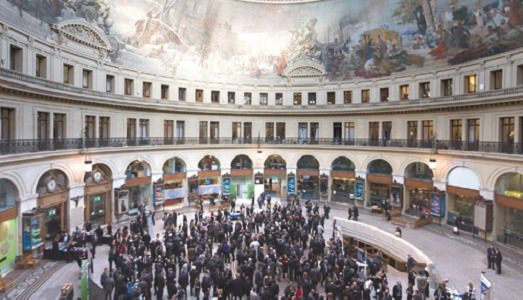 François Pinault, re di Parigi. Un nuovo museo per il grande collezionista, in dialogo con Venezia, nella Borsa di Commercio della Capitale francese