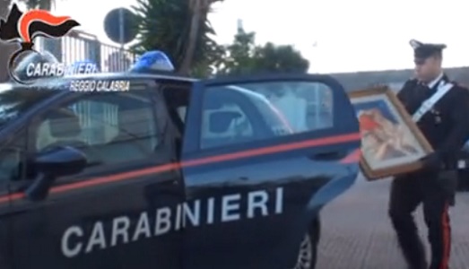 Ancora arte rubata. In un appartamento di Messina recuperati tredici dipinti che apparterrebbero alla “collezione” del boss Giuseppe Campolo