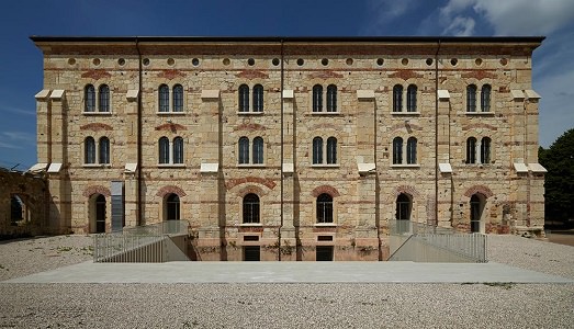 Massimo Carmassi, Medaglia d’Oro per l’Architettura italiana grazie al recupero di una caserma a Verona. Premi alla carriera per Bellini, Caccia Dominioni, Purini e Venezia Massimo Carmassi, Medaglia d’Oro per l’Architettura italiana grazie al recupero di una caserma a Verona. Premi alla carriera per Bellini, Caccia Dominioni, Purini e Venezia