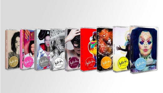 Preparate il vostro walkman per le nuove musicassette colorate di Bjork