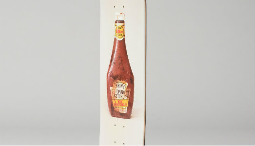 Nel carrello, la sciarpa di Cattelan e lo skate di Warhol. Yoox svela la nuova area design+art