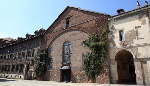 Qui Cavallerizza Reale di Torino, per l’arte nuova in città. Un gruppo di artisti, critici e creativi rivoluzionano gli spazi, all’insegna della condivisione