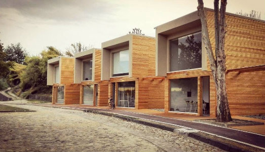 Difendere la residenza. Presentato il catalogo di BoCs Art ma suona il campanello d’allarme