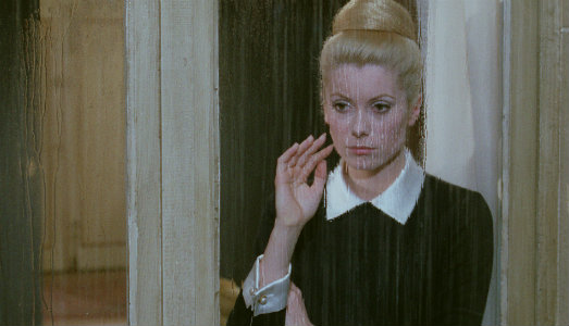 Al cinema, con Damien Hirst e Luis Bunuel. Al via il ciclo di proiezioni di Fondazione Prada