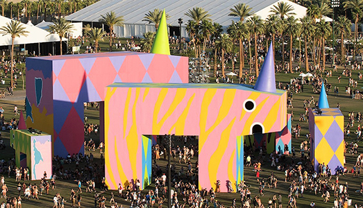 Al Coachella l’arte è gigante |