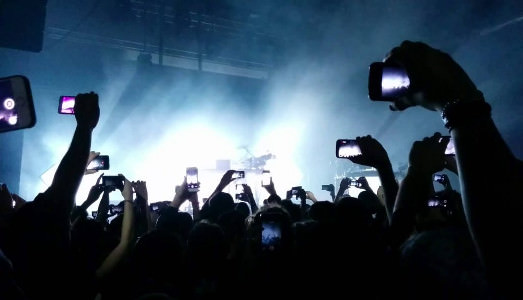 Niente foto di fronte all’arte