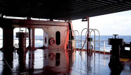 Solcare i mari, a bordo di una nave cargo, per fare arte. Ecco chi sono i sette artisti che finiranno nella residenza più itinerante del mondo