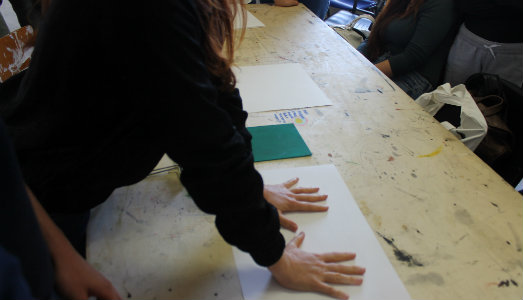 Cosa raccontano le mani? Il workshop di Francesca Grilli con gli studenti dell’Accademia di Urbino