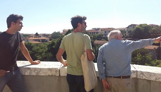 Tornano i “Cantieri Aperti” a Massa: sei giorni di arte, teatro e danza diffusi nelle strade di Borgo del Ponte, e un programma per unire abitanti e addetti ai lavori Tornano i “Cantieri Aperti” a Massa: sei giorni di arte, teatro e danza diffusi nelle strade di Borgo del Ponte, e un programma per unire abitanti e addetti ai lavori