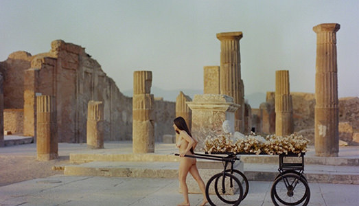 Rituale, libera, pittorica. Alla DAFNA di Napoli, una serata dedicata alla Performance Art