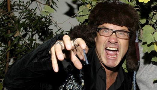 Farfalle, squali, un teschio di diamanti e una statua incinta: cinquant’anni di “Sir” Damien Hirst, più imprenditore che artista