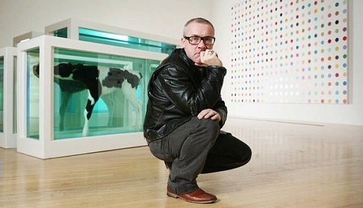 La formaldeide non è tossica, o almeno non così tanto. Damien Hirst la vince sul team di professori che avevano messo in dubbio la salubrità delle sue opere