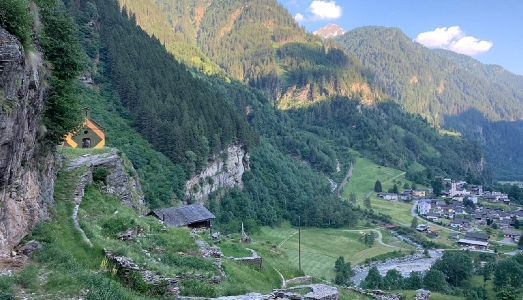 I Wall Drawing di David Tremlett per le antiche cappelle del paese più alto in Val Calanca I Wall Drawing di David Tremlett per le antiche cappelle del paese più alto in Val Calanca