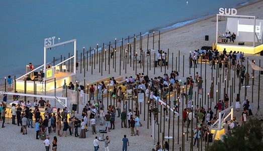 Ricostruire comunità, sulla spiaggia. Torna la settima edizione di “Demanio Marittimo.Km-278”, che lancia il suo nuovo bando