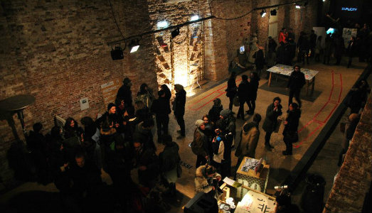 Dentro e fuori da internet. Al Sale Docks di Venezia, il progetto Croccante di g. olmo stuppia