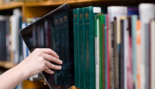 Nasce la “Digital Library italiana”: due milioni di euro per digitalizzare oltre cento archivi e trenta biblioteche di stato Nasce la “Digital Library italiana”: due milioni di euro per digitalizzare oltre cento archivi e trenta biblioteche di stato