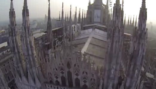Dopo il bastoncino per il selfie, l’attacco dei droni. Che conseguenze ha l’incidente sul tetto del Duomo di Milano?