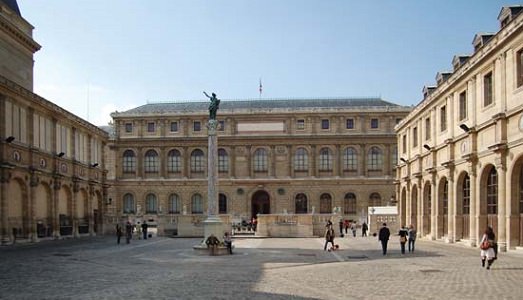Una scuola più “aperta”. E il ministro francese Pellerin rimuove Nicolas Bourriaud dall’Ecole Nationale Supérieure des Beaux-Arts di Parigi