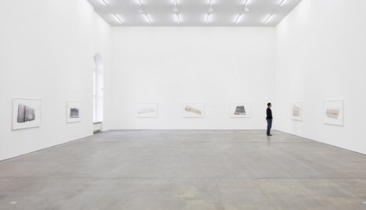 Lo shopping d’arte di Brad Pitt a Berlino. In pausa da “War Machine”, l’attore fa visita a Olafur Eliasson e alla Sprüth Magers Lo shopping d’arte di Brad Pitt a Berlino. In pausa da “War Machine”, l’attore fa visita a Olafur Eliasson e alla Sprüth Magers