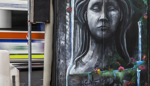 Quanto amiamo la street art. A Milano “Energy Box” porta i writers sulle centraline elettriche dei semafori, in un progetto molto ufficiale
