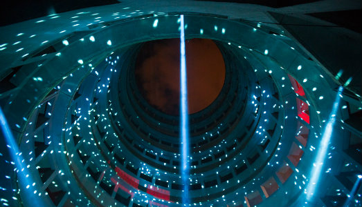 Eppur quel palazzo si muove. Roma Glocal Brightness è il festival che fa sognare la città Eppur quel palazzo si muove. Roma Glocal Brightness è il festival che fa sognare la città