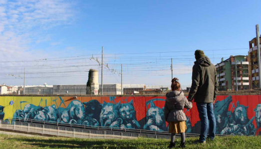 L’amore che non muore. Ericailcane completa un grande murale a Bassano del Grappa