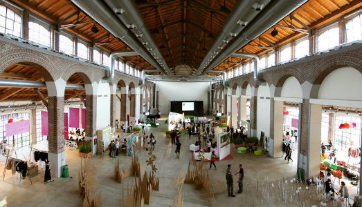 PASTICCIO IN FABBRICA. CON VAPORE PASTICCIO IN FABBRICA. CON VAPORE