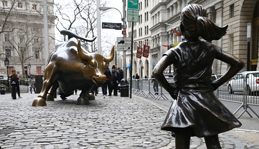 La ragazzina contro il Toro di Wall Street |