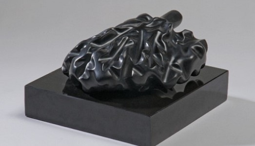 Marmo in mostra, per “guardare oltre”: dalla Galleria Duomo di Carrara, con lo scultore Pier Giorgio Balocchi