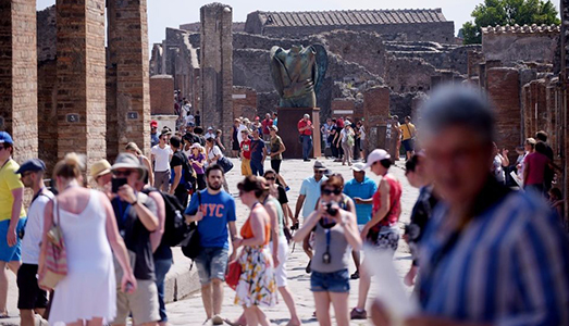 La stanchezza di chi deve ripetersi