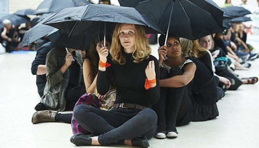 Fossil Funds Free. In Inghilterra una nuova campagna, firmata da 180 artisti e associazioni, per smetterla con i “fondi neri” alla cultura