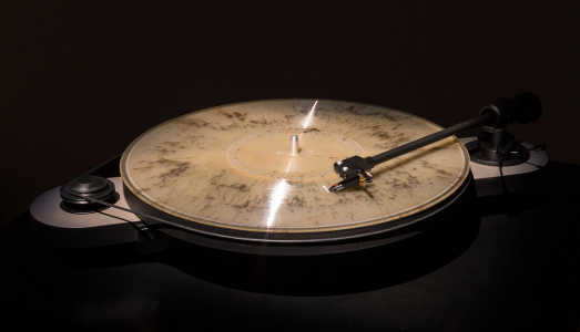 Il suono di tutte le migrazioni, per la performance di Francesca Grilli al Riot Studio di Napoli